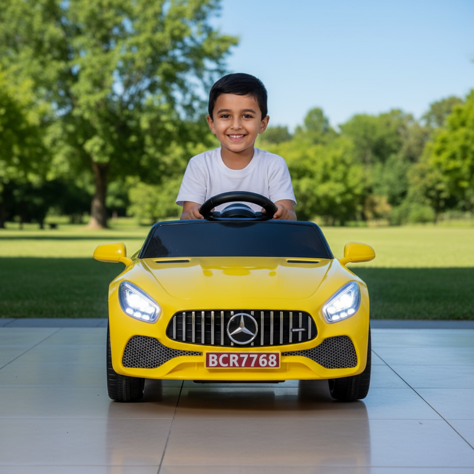 سيارة مرسيدس صفراء كهربائية للأطفال - الصورة 3